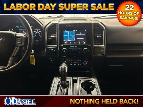 Used 2017 Ford F150 XLT w/ Equipment Group 302A Luxury AWD/4WD image 15