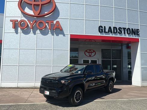 Certified 2024 Toyota Tacoma TRD Off-Road w/ TRD Off Road Upgrade Package AWD/4WD image 1