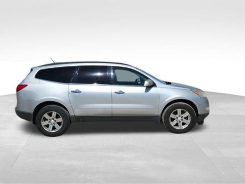 Used 2012 Chevrolet Traverse LT FWD image 2
