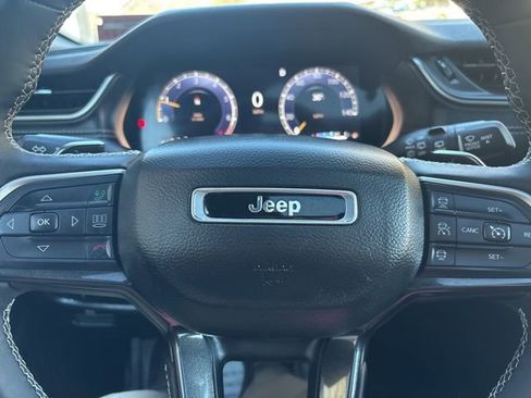 Used 2023 Jeep Grand Cherokee Altitude image 23