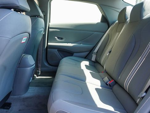 Certified 2025 Hyundai Elantra Hybrid FWD image 20