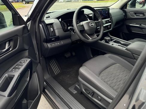 Certified 2026 Nissan Pathfinder SV FWD image 9
