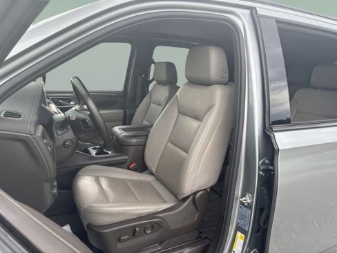 Used 2023 Chevrolet Tahoe Z71 w/ Luxury Package AWD/4WD image 18