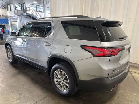 Used 2023 Chevrolet Traverse LT FWD image 6