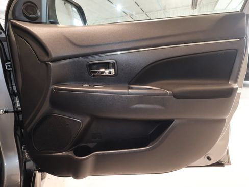 Used 2025 Mitsubishi Outlander Sport LE AWD/4WD image 17