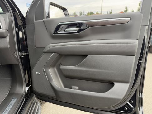 New 2026 Chevrolet Suburban Premier w/ Sun And Tow Package image 20