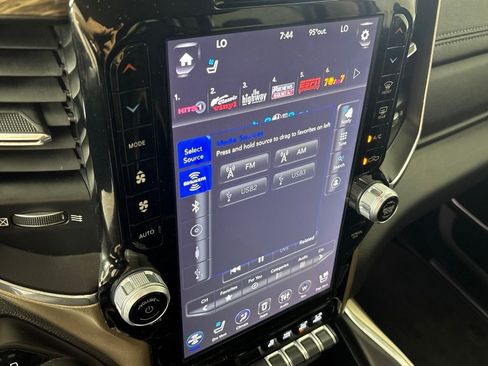 Used 2019 RAM 1500 Laramie RWD image 30