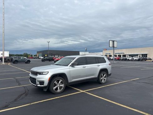 Used 2021 Jeep Grand Cherokee L Limited w/ Trailer Tow Package AWD/4WD image 3