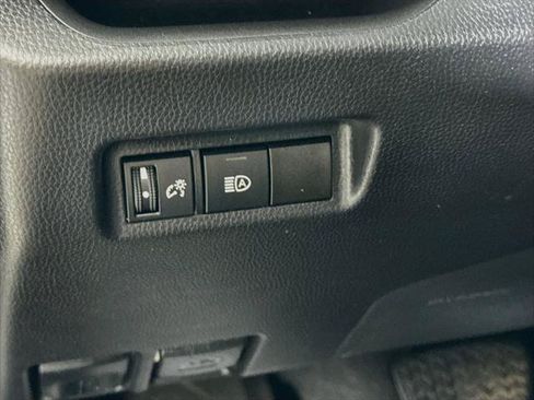 Certified 2022 Toyota RAV4 LE AWD/4WD image 10