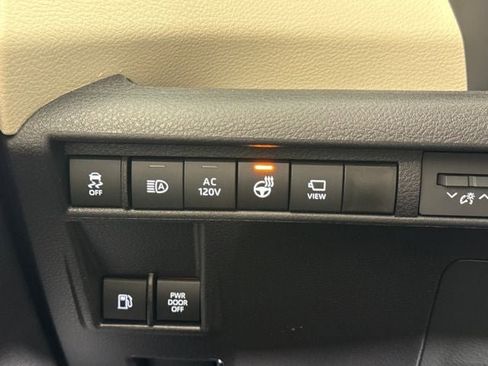 New 2025 Toyota Sienna Platinum image 35