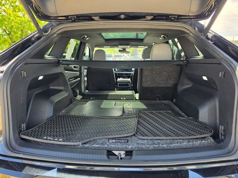 Used 2024 Volkswagen Atlas Cross Sport SEL R-Line AWD/4WD image 15