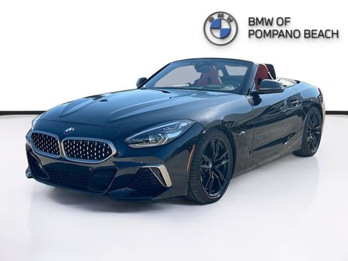 Used 2020 BMW Z4 M40i w/ Executive Package image 3