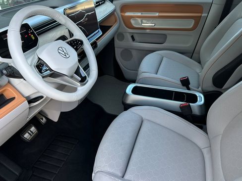 New 2025 Volkswagen ID. Buzz 1st Edition image 8