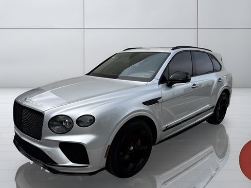 Used 2023 Bentley Bentayga Plug-In Hybrid AWD/4WD image 4