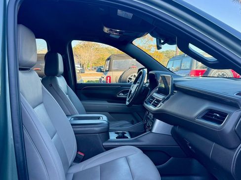 Used 2024 Chevrolet Suburban LT image 8
