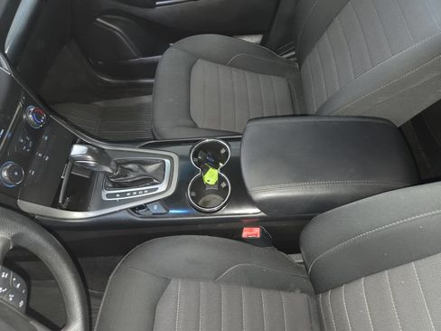 Used 2016 Ford Edge SE AWD/4WD image 17