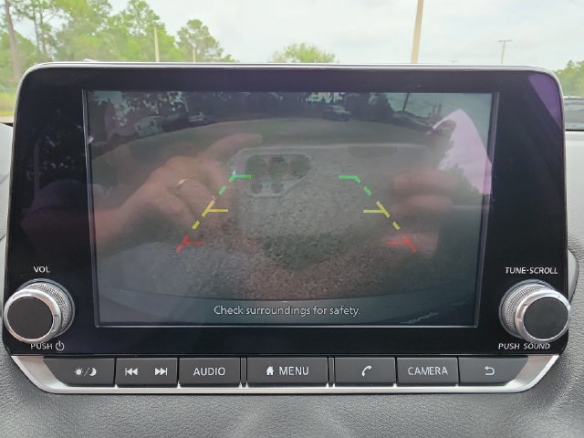 Used 2025 Nissan Sentra SR FWD image 18