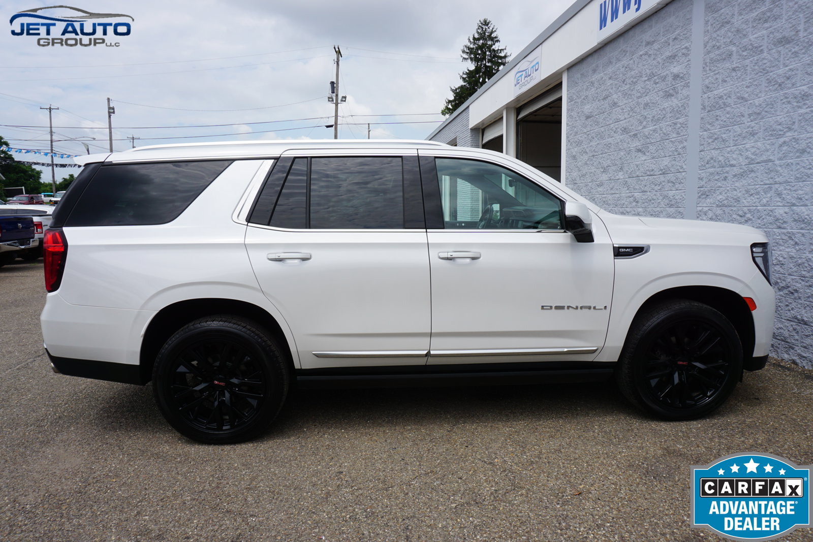 Used 2022 GMC Yukon Denali w/ Denali Ultimate Package AWD/4WD image 12