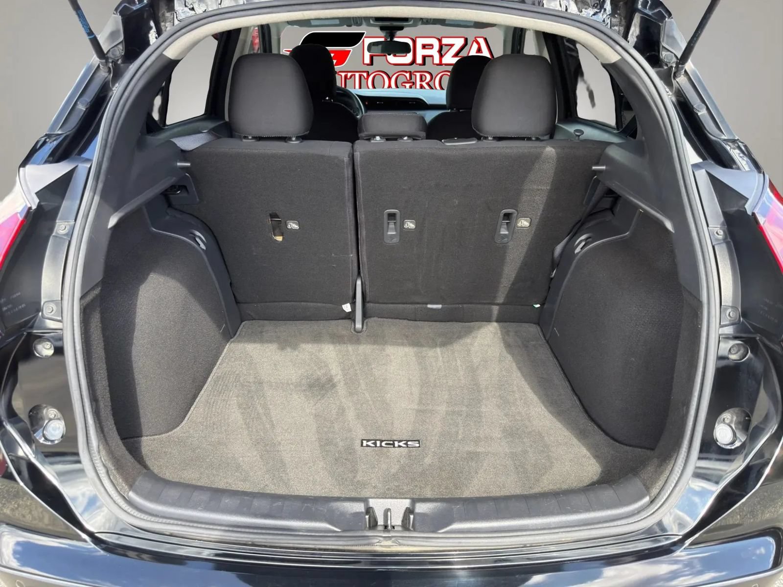 Used 2023 Nissan Kicks SV FWD image 13