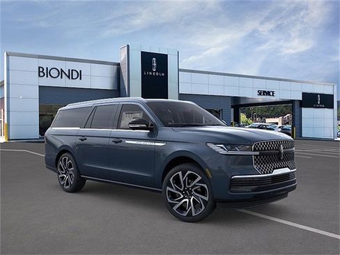 New 2026 Lincoln Navigator L Reserve AWD/4WD image 7