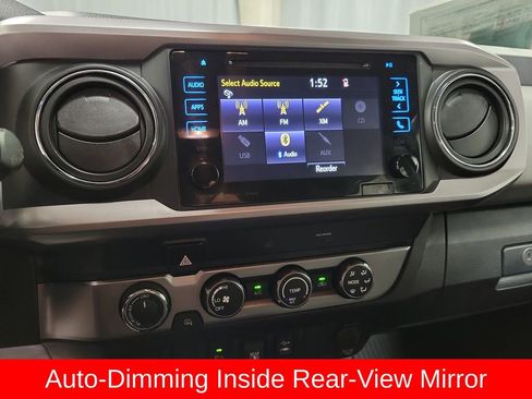 Used 2019 Toyota Tacoma SR5 AWD/4WD image 14