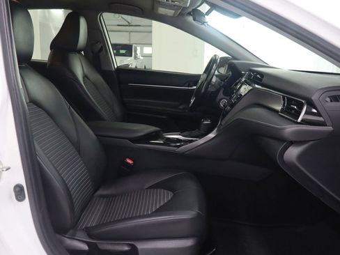 Used 2020 Toyota Camry SE FWD image 20