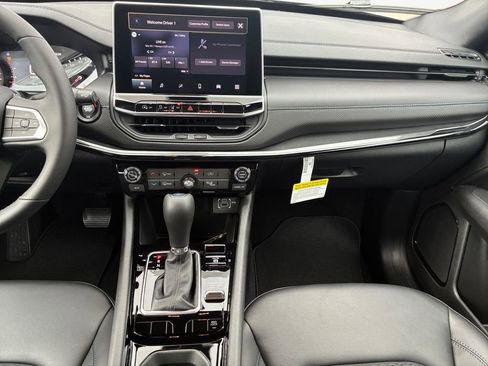 New 2026 Jeep Compass Latitude AWD/4WD image 3