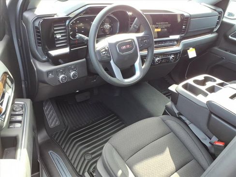 New 2026 GMC Sierra 1500 SLE image 8
