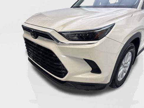 Used 2024 Toyota Grand Highlander FWD image 16