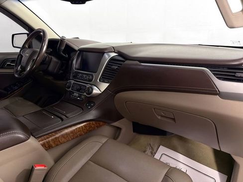 Used 2017 Chevrolet Suburban Premier image 30