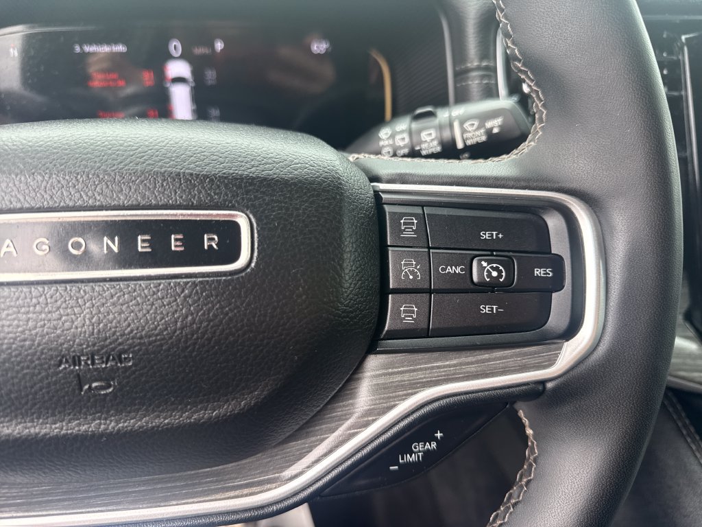 Used 2024 Jeep Wagoneer L Series II w/ Flexible Seating Group AWD/4WD image 36