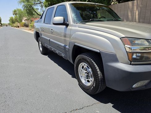 Used 2002 Chevrolet Avalanche 2500 RWD image 25