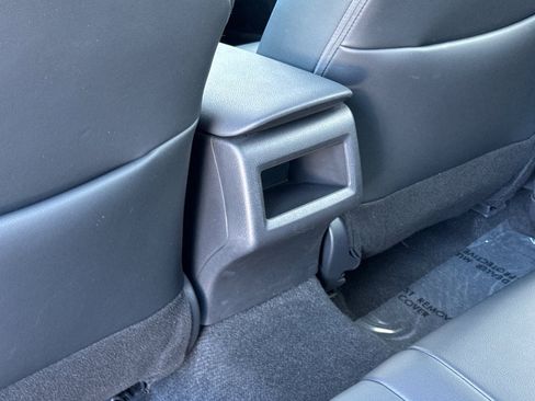 Used 2024 Toyota Camry SE image 14