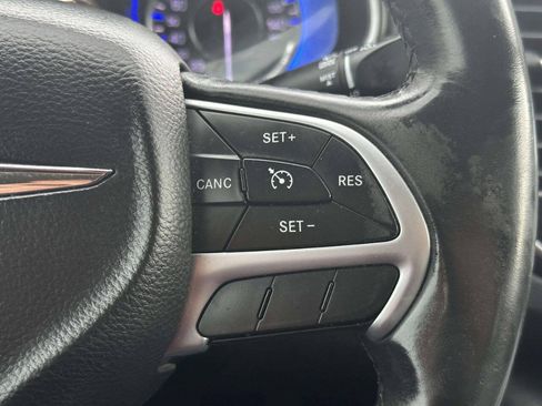 Used 2015 Chrysler 200 Limited w/ Convenience Group FWD image 11