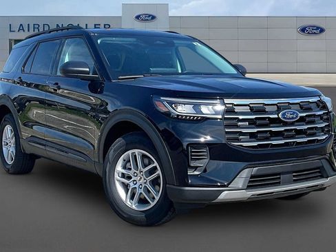 New 2026 Ford Explorer Active AWD/4WD image 2