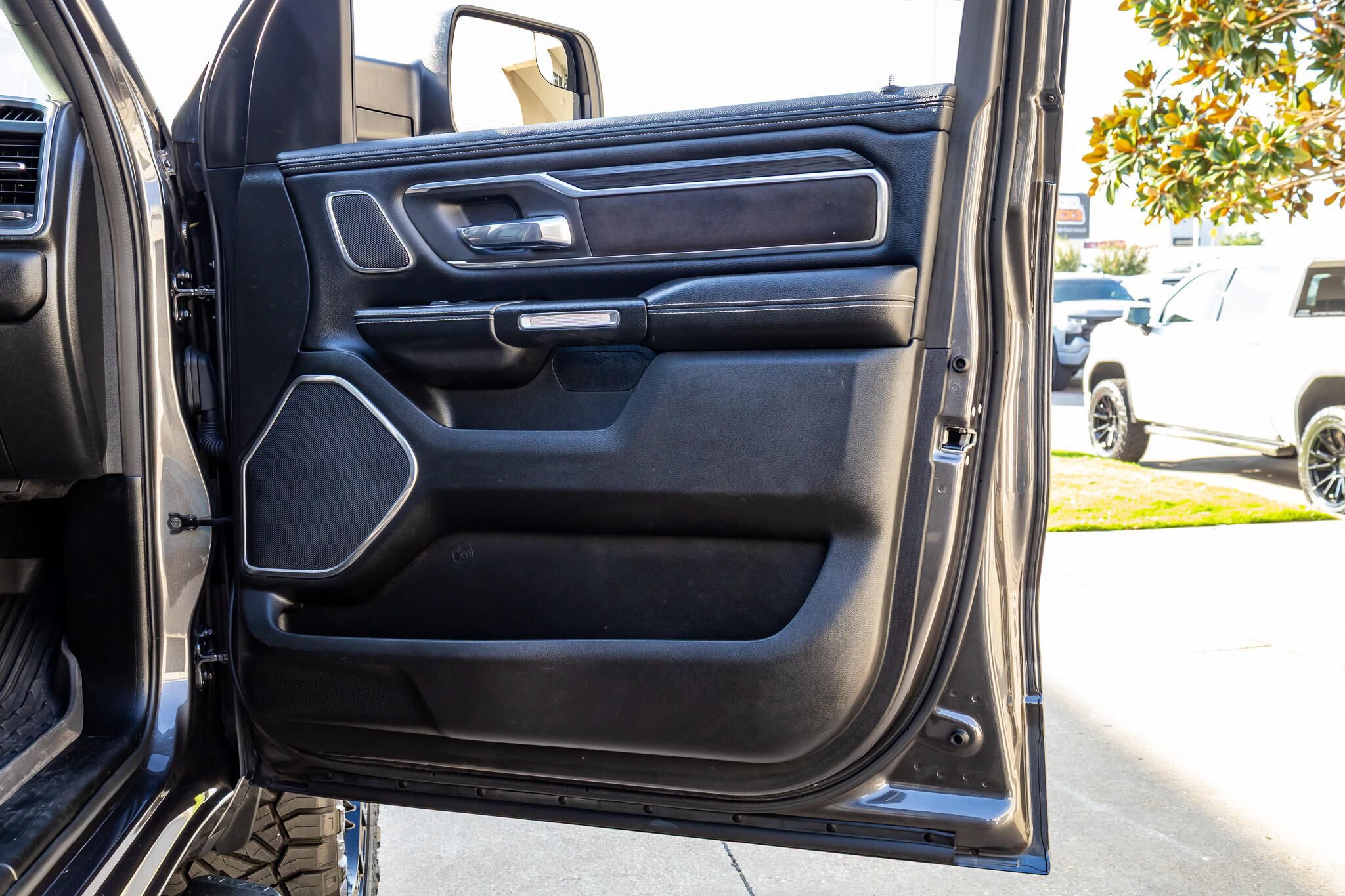 Used 2023 RAM 1500 Laramie AWD/4WD image 44