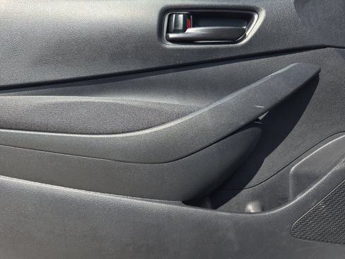 Used 2025 Toyota Corolla LE FWD image 10