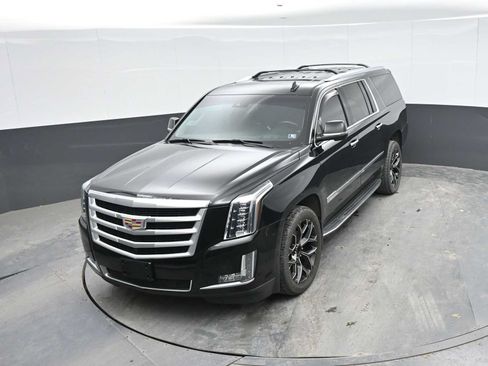 Used 2018 Cadillac Escalade ESV Luxury AWD/4WD image 16