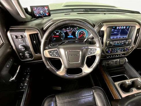 Certified 2019 GMC Sierra 2500 Denali w/ Duramax Plus Package image 9