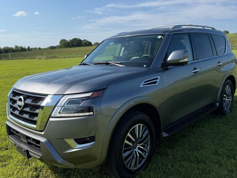 Used 2024 Nissan Armada SL w/ Cargo Package AWD/4WD image 2