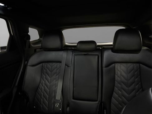 Used 2018 Kia Sorento LX image 12