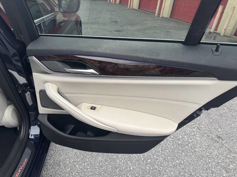 Used 2018 BMW 540i xDrive w/ Premium Package image 28