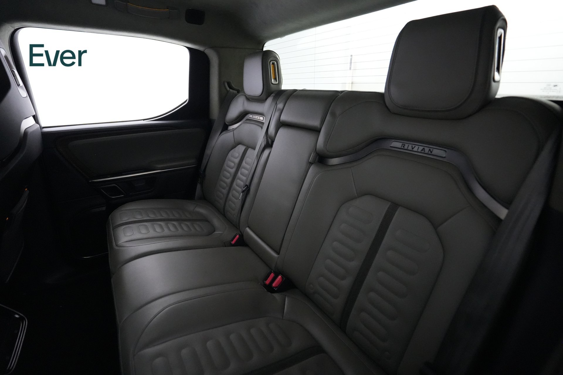 Used 2024 Rivian R1T Adventure Dual AWD/4WD image 24