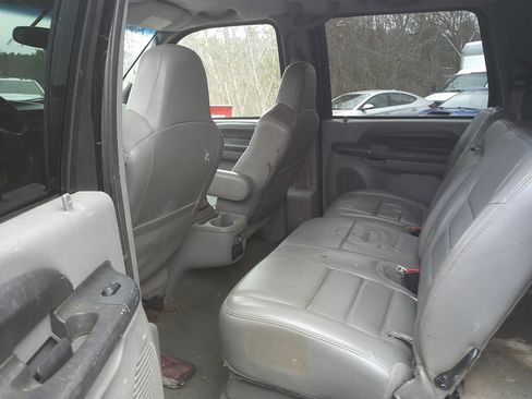 Used 2005 Ford Excursion XLS image 12