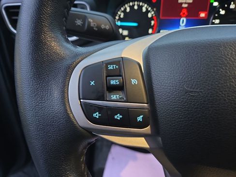 Used 2022 Ford Explorer XLT w/ Equipment Group 202A image 19