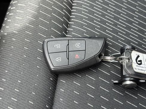 Used 2025 Chevrolet Equinox LT FWD image 19