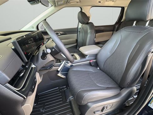 New 2026 Kia Carnival FWD image 10