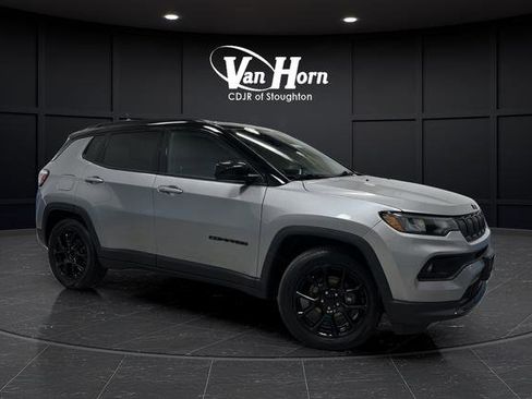 Used 2022 Jeep Compass Altitude image 1