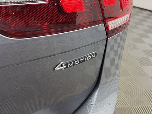 Used 2022 Volkswagen Tiguan SE AWD/4WD image 17