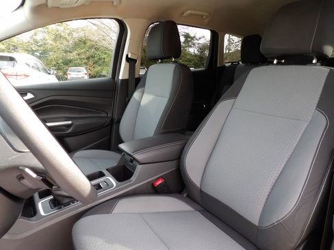 Used 2017 Ford Escape SE image 11